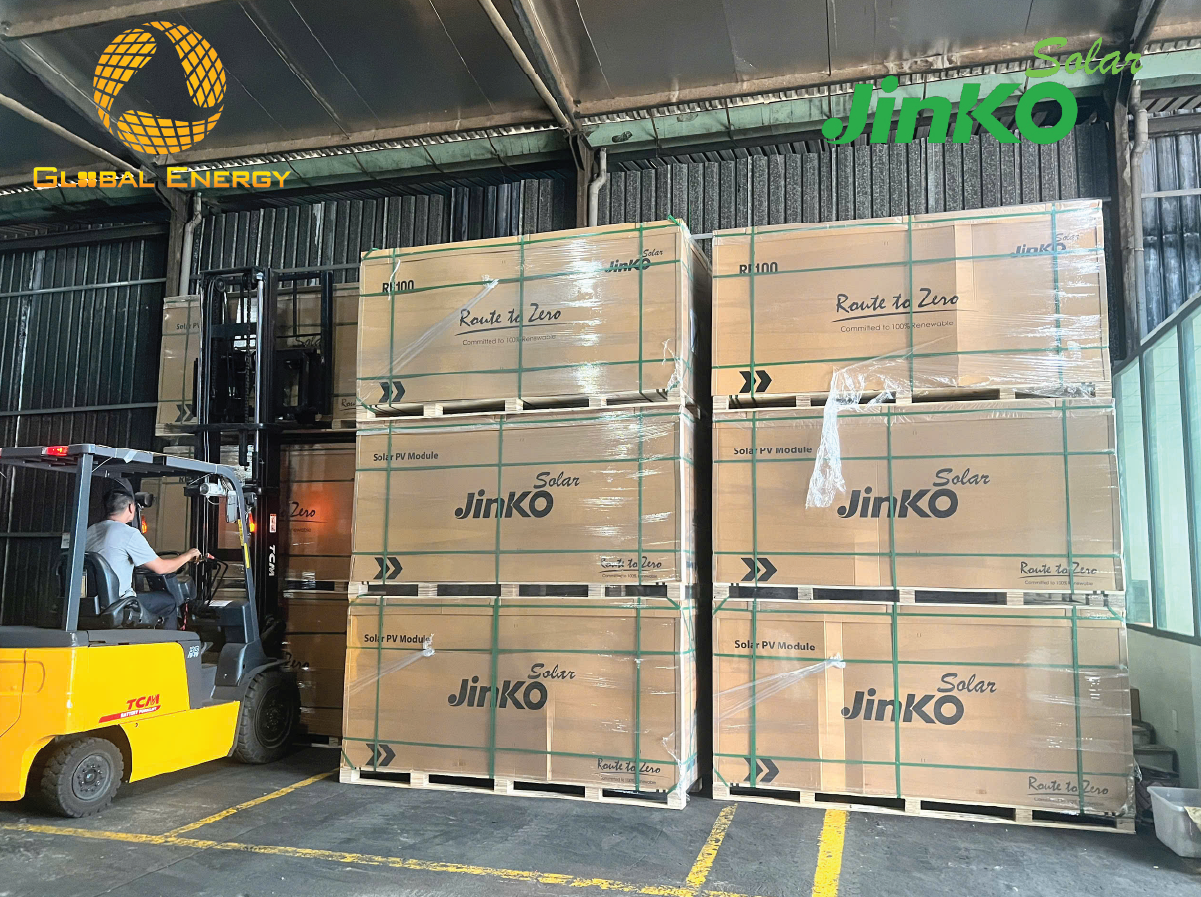 Tấm pin năng lượng mặt trời Jinko