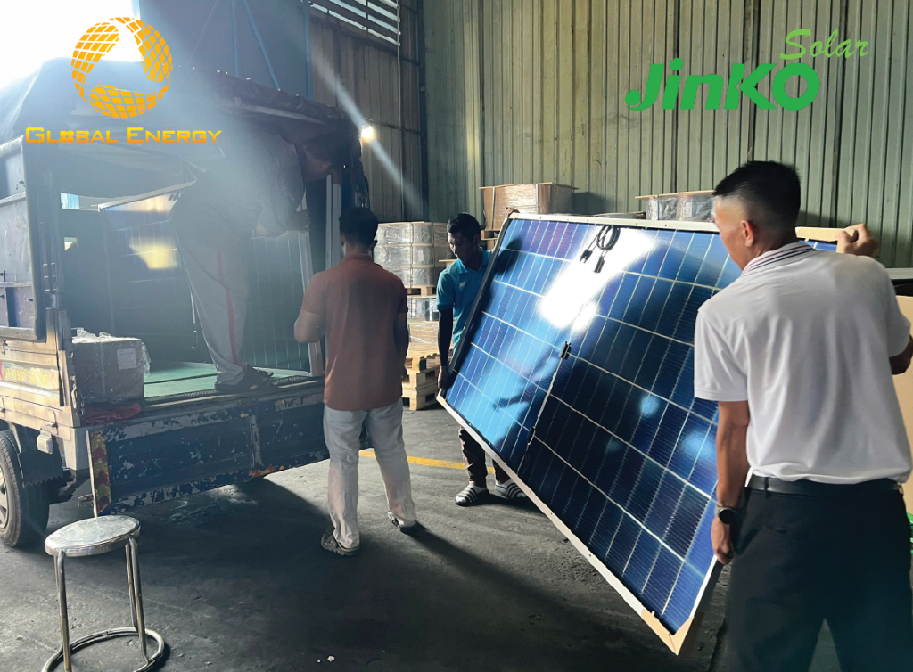 Tấm pin năng lượng mặt trời Jinko